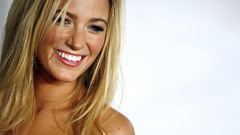 Blondes woman blake lively