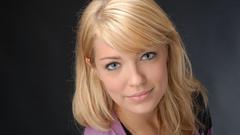 Blondes woman blue eyes