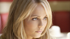 Blondes woman blue eyes