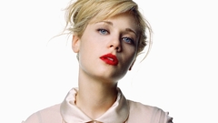 Blondes woman blue eyes