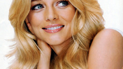 Blondes woman blue eyes