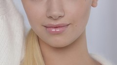 Blondes woman blue eyes