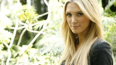 Blondes woman blue eyes