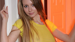 Blondes woman blue eyes