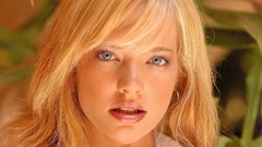 Blondes woman blue eyes