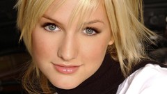 Blondes woman blue eyes