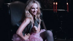 Blondes woman Candice Accola