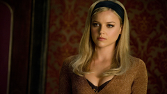 Blondes woman cleavage Sucker