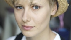 Blondes woman close-up blue