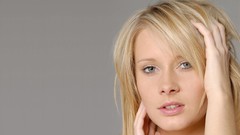 Blondes woman close-up blue