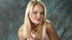 Blondes woman close-up long