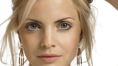 Blondes woman close-up mena