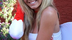 Blondes woman cosplay gloves