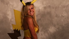 Blondes woman cosplay Pikachu