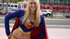 Blondes woman cosplay supergirl