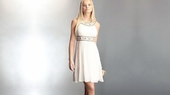 Blondes woman dress