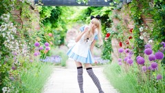 Blondes woman dress Flowers