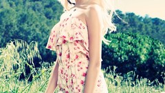 Blondes woman dress pixie