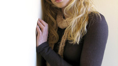 Blondes woman Elisabeth Harnois