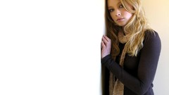 Blondes woman Elisabeth Harnois