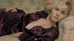 Blondes woman elisha cuthbert