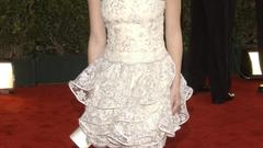 Blondes woman elisha cuthbert