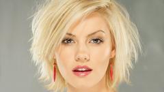 Blondes woman elisha cuthbert