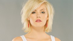 Blondes woman elisha cuthbert