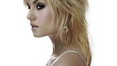 Blondes woman elisha cuthbert
