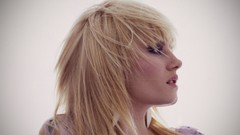 Blondes woman elisha cuthbert