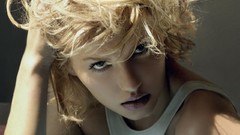 Blondes woman elisha cuthbert