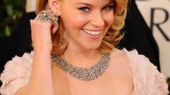 Blondes woman elizabeth banks