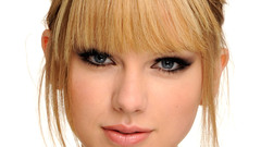 Blondes woman eyes blue