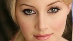 Blondes woman eyes lips