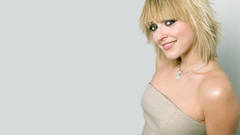 Blondes woman Fearne Cotton