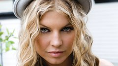 Blondes woman fergie black