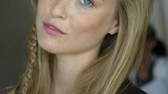 Blondes woman freckles bar