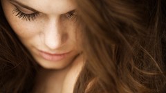 Blondes woman freckles faces