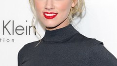 Blondes woman green eyes