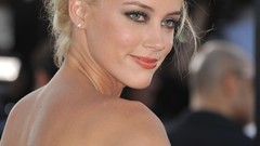 Blondes woman green eyes