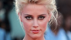 Blondes woman green eyes