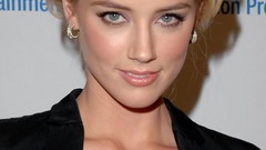 Blondes woman green eyes