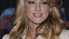 Blondes woman green eyes