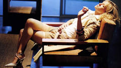 Blondes woman high heels