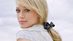 Blondes woman Hilary Duff