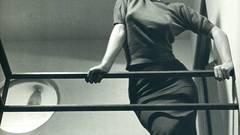 Blondes woman indoors Actress