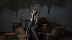 Blondes woman jeans brown