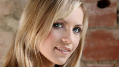 Blondes woman Jenni Gregg