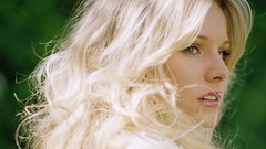 Blondes woman Kristen Bell