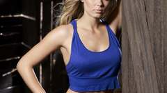 Blondes woman Laura Vandervoort